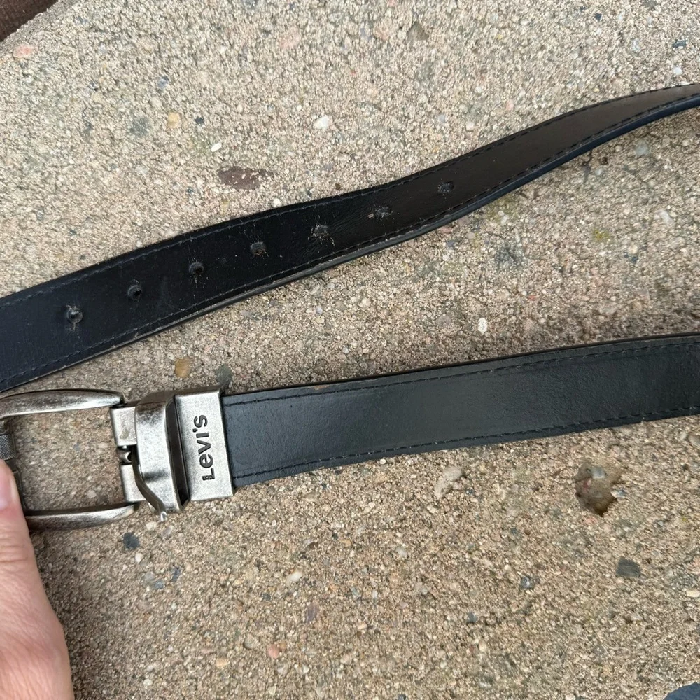 LEVIS Boys Reversible Black Brown Bonded Leather Belt Size 26-28